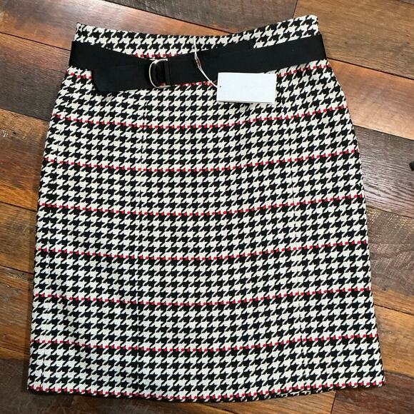 Hugo Boss Vulnona Houndstooth Skirt with Belt NWT Size 12 Black/White/Red - Picture 8 of 9